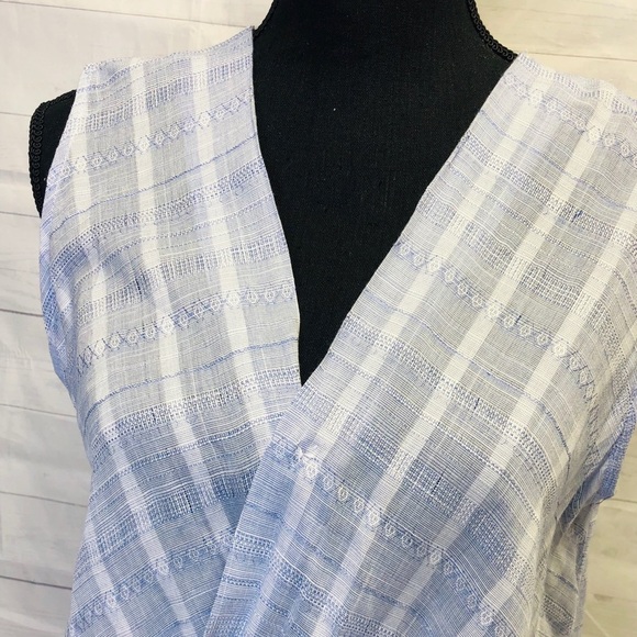 New! Francesca’s Chambray Sleeveless Blouse - Picture 5 of 7